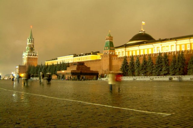 moscou-praca-vermelha-a-noite
